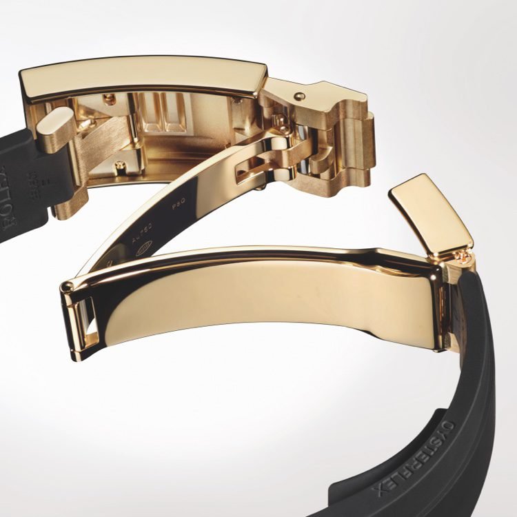 06.Checkerboard m126518ln 0012 2301ac 003 cmjn 750x750 portrait