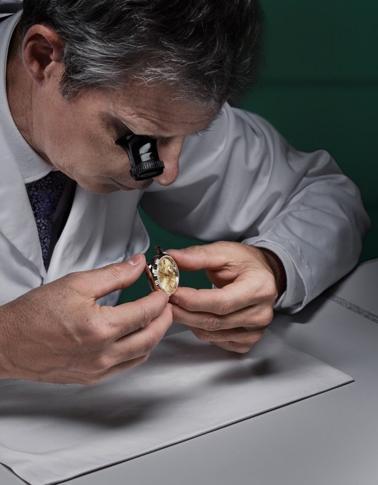 rolex servicing procedure 2234 rolex sav retailers 104 estimation vérification no de serie boite v5 portrait min