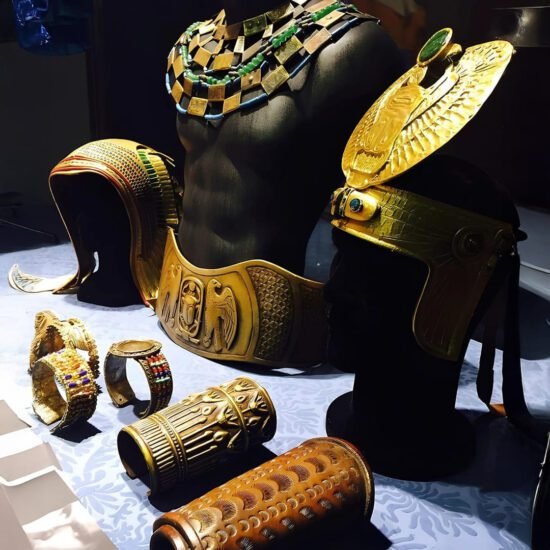 Blog 18 El Origen de la Joyería: Poder y Prestigio