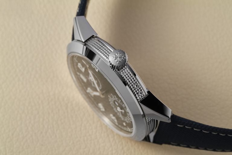 Patek Philippe 5328G case profile 768x513